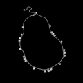 Dettaglio della collana a sfere d'argento con pendenti in zircone lucido e chiusura a moschettone - Collana in Zirconia a Goccia d'Argento
