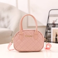Borsa a tracolla trapuntata rosa con logo Sunnycity dorato e tracolla intrecciata - Rosa