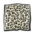 Foulard quadrato in seta satinata con stampa leopardata classica e bordo nero lucido - 90x90cm / Stampa Leopardata Bianca