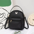 Mini sac à dos noir matelassé avec décoration papillon et surpiqûres en V pour femme - Noir