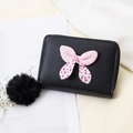 Schwarze Mini-Geldbörse aus PU-Leder mit rosa gepunkteter Schleife und Fell-Bommel - Schwarz
