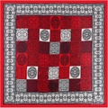 Klassisches chinesisches 90x90cm Satin-Seidentuch mit Palastmuster und Blumensaum - Rot / Palast-Schachbrettmuster