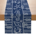 Runner da tavola blu scuro con motivi nautici bianchi su sfondo di legno chiaro - Elementi Nautici Blu Scuro (ZQ046-3)