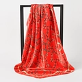 Carré de soie rouge 90cm avec motifs de chaînes dorées de luxe et imprimé Paris chic - 90x90cm / Rouge