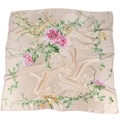 Elegante foulard quadrato in raso champagne con stampa floreale di rose rosa - Rosa Chiaro