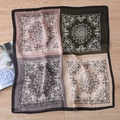 Elegante foulard 70x70cm in finta seta con patchwork paisley mandala in toni della terra - Verde Militare Cammello (FJ292-2)