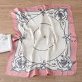 Foulard quadrato in seta rosa e avorio con motivi barocchi e disegni di orsetti - Bordo Rosa Orsetto (FJ297-1)