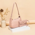 Set borsa sottobraccio rosa trapuntata con bustina coordinata e anelli dorati - Rosa