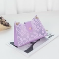 Mini sac bandoulière violet en tulle avec broderies de fleurs blanches et chaîne dorée - Violet