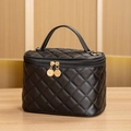 Chic black quilted makeup bag with golden double zippers and a reinforced top handle - Large / Black