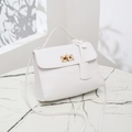 Sac à main blanc à motif crocodile avec fermoir doré et bandoulière élégante - Blanc