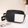 Bolso bandolera minimalista en blanco y negro con correa de tela ajustable - Negro