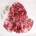 Elegante sciarpa floreale rosa con stampa di rose rosse in morbido tessuto leggero e traspirante - Stampa Floreale Rossa
