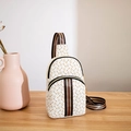 Borsa a tracolla bianca con stampa equestre, tracolla a righe e dettagli dorati - Bianco