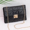 Elegante borsa a tracolla trapuntata nera con catena dorata e motivo geometrico - Nero