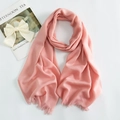Detail of light pink mercerized cotton scarf with delicate fringes and soft texture - Pink