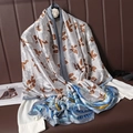 Sciarpa di seta vintage con motivi di foglie autunnali e bordo a onde giapponesi - Stile Foglia di Acero e Onda (Stile 3)