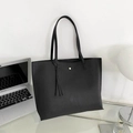 Große schwarze Tote Bag mit Litschi-Textur und Quasten-Detail für Damen im Büro - Schwarz