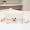 Witte gewatteerde crossbodytas met gouden ketting en draaisluiting in Koreaanse stijl - Wit