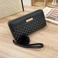 Cartera larga de mujer negra con cremallera doble, estampado geométrico y pompón - Negro