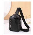 Borsa da petto sportiva nera da donna in ecopelle con tracolla regolabile e zip - Nero