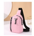 Marsupio da donna in ecopelle rosa chiaro con decorazione a nastro nero e lettere - Rosa
