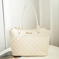 Bolso shopper beige acolchado con correa de cadena y detalles dorados minimalistas - Blanco