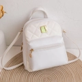 Mini zaino bianco trapuntato con motivo a rombi e dettagli in metallo dorato - Bianco