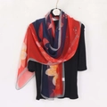 Elegante bufanda de georgette con flores en rojo y azul marino con flores naranjas - 160*50cm (Georgette) / Patchwork Azul Rojo
