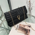 Borsa a tracolla nera trapuntata con cuciture a V e catena metallica dorata elegante - Nero