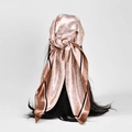 Vintage-Satin-Vierecktuch in Champagner mit Paisleymuster und bunt gestreiftem Rand - Khaki