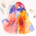 Eleganter Blumenschal aus Chiffon mit Farbverlauf für Damen, leicht und atmungsaktiv - Lykore - Blau Gelb