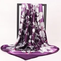 Elegante pañuelo de seda cuadrado lila de 90 cm con estampado floral blanco en soporte - 90*90cm / Morado