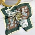 Foulard quadrato in seta floreale con bordo leopardato e motivo vintage di uccelli su marmo - 70*70cm / Colore Consigliato (Marrone Verde Uccello)