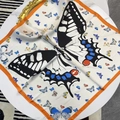 Foulard in seta da 70cm con stampa di farfalle e bordi arancioni scialle quadrato chic - 70*70cm / Arancione