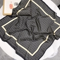 Elegante foulard quadrato 70cm in raso di seta con stampa geometrica bianca e nera - 70*70cm / Nero Beige