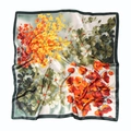 Pañuelo cuadrado de seda 90x90cm con flores naranjas vibrantes y bordes verde oscuro - 90*90cm / Verde
