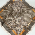 Carré en satin de 90 cm avec imprimés pied-de-poule, paisley et motifs de chaîne mors - 90x90cm / Doré