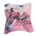 Quadratisches Satintuch mit rosa Farbverlauf und Elster- sowie Pflaumenblüten-Druck - 60x60cm / Altrosa