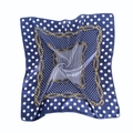 Foulard in seta 60cm con pois blu navy e stampa a catena dorata stile vintage - Blu navy