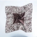 Foulard quadrato in seta marrone satinata con bordo zebrato e lucentezza elegante - Stile Zebra Marrone e Bianco (Caffè)