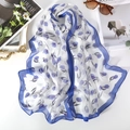 Bufanda larga de gasa con tulipanes morados y borde azul sobre fondo blanco - 160*50CM / Azul Real Tulipán