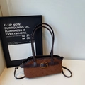 Borsa sottobraccio in pelle scamosciata marrone vintage con cintura e fibbia oro - Marrone