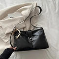 Sac fourre-tout noir brillant avec boucle argentée et perles pour le bureau - Avec Pendentif / Noir
