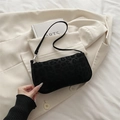 Elegante bolso de hombro con estampado de leopardo negro en tejido mate suave - Negro