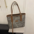 Bolso tote grande de lona gris con asas de cuero marrón para el transporte diario - Gris