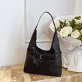 Sac hobo noir en similicuir avec boucle argentée pour femme, style moderne - Noir