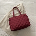 Bolso tote acolchado burdeos en nailon resistente al agua con gran capacidad diario - Rojo