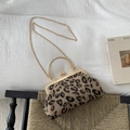 Trendy schelptas met luipaardprint, gouden ronde handgreep en kettingriem voor dames - Bruin