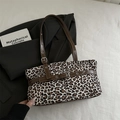 Borsa tote retrò leopardata in finta pelle scamosciata con cinturini in pelle marrone - Senza Ciondolo / Leopardo Bianco